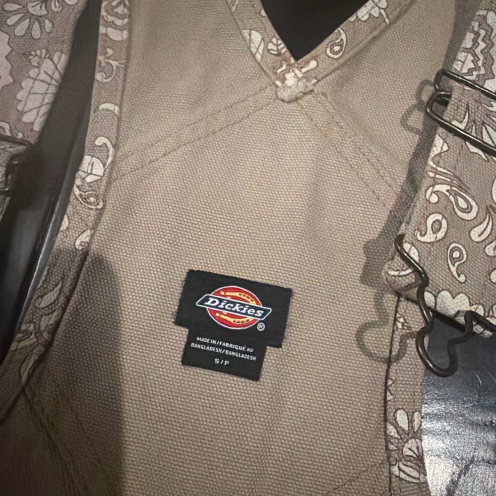 Dickies Women's Ellis Floral Bib
Size: Small (S/P)
Color: Beige / tan - Picture 7 of 7
